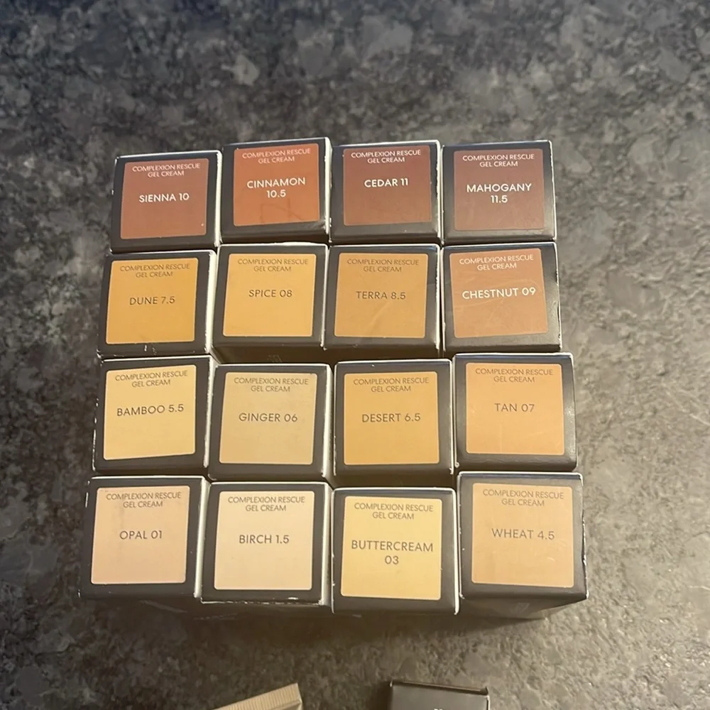 Bare Minerals Mini Complexion Rescue Tinted Hydrating Gel Cream from 17 shades